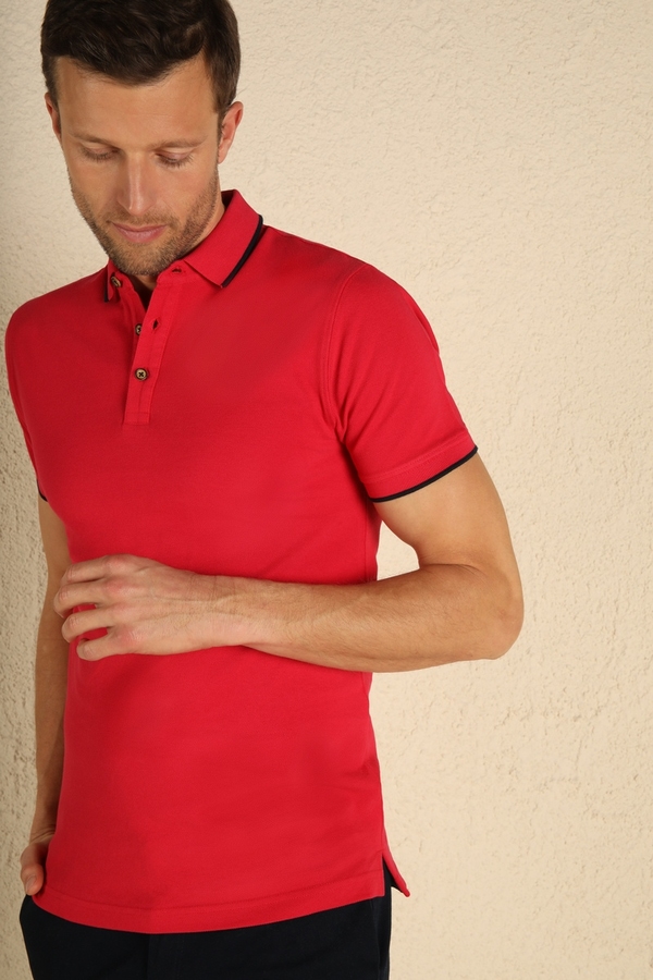 Polo shirt with striped collar RED