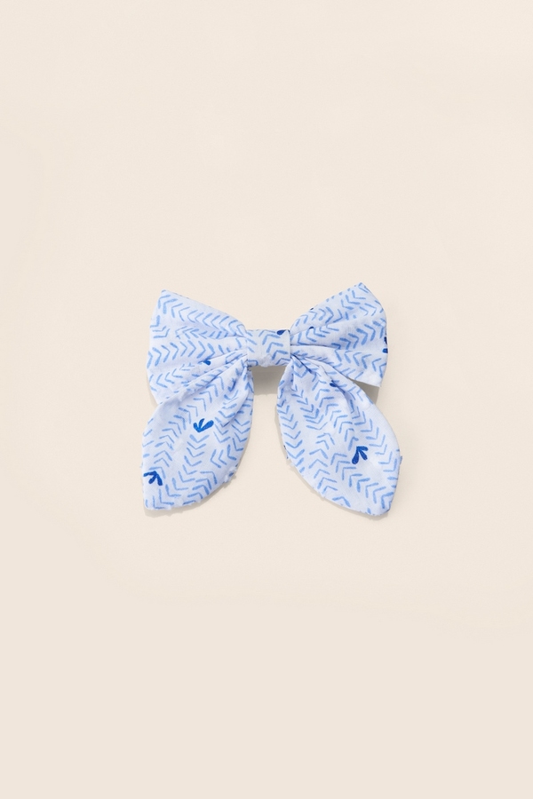 Medium size bow-tie hairclip BLUE FLOWER